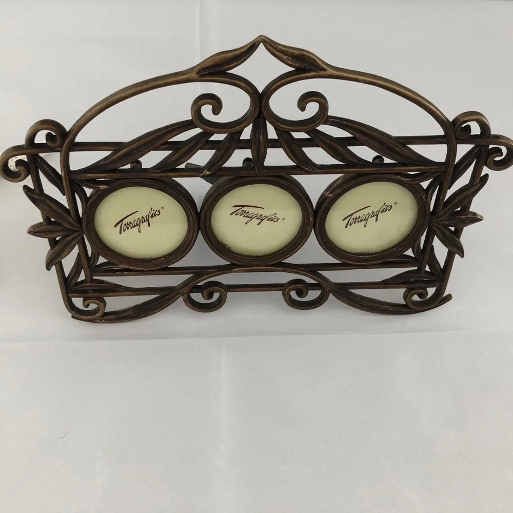 Terragrafics NEW Bronze scroll pattern triple round picture frame